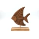 Ξύλινο διακοσμητικό επιτραπέζιο ψάρι μικρό KorresCraft με βάση σε φυσική απόχρωση