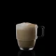 Κρυστάλλινη κούπα RCR 350ml με πλούσιο καφέ Latte ή Cappuccino και αφρόγαλα.