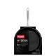Το τηγάνι Fest Hybrix 24cm με τη συσκευασία του, που τονίζει την τεχνολογία 3-Ply.
