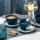 Σερβίρισμα καφέ με φλιτζάνια espresso και cappuccino της σειράς Cryspo Trio Capri