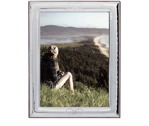 Asimenia-korniza-gia-fotografia-18-x-24-ek.-Prince-Silvero-MAS411
