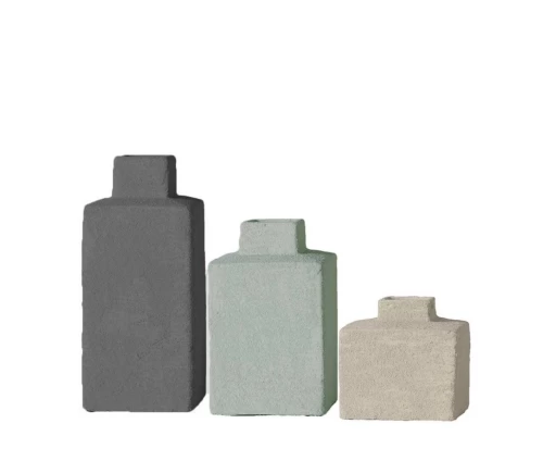 Τρία τετράγωνα κεραμικά βάζα Espiel σε ανθρακί, πράσινο της μέντας και εκρού χρώμα με σαγρέ υφή.