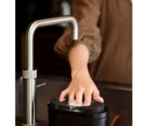 Χρήση σφουγγαριού σε σταθμό οργάνωσης νεροχύτη Zone Denmark Singles - πρακτική αποθήκευση και στράγγισμα