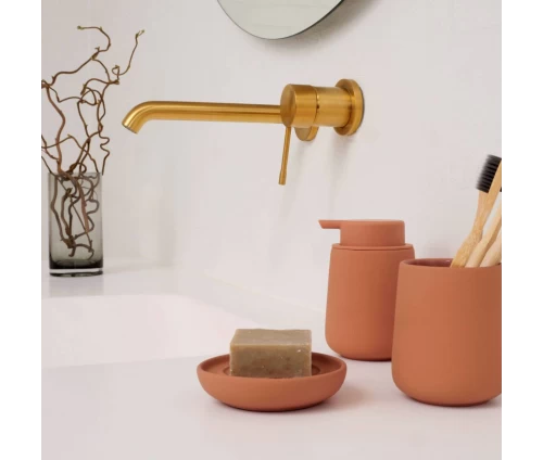 Σαπουνοθήκη Zone Denmark Nova One σε χρώμα Mandarine μαζί με αντλία σαπουνιού και θήκη για οδοντόβουρτσες σε νιππτήρα