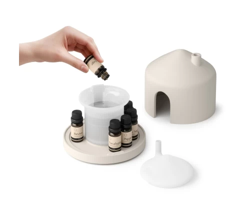 Umbra Casita αρωματικός διαχυτής χώρου σε σχήμα σπιτιού χρώματος sand με κρυφό χώρο αποθήκευσης για τα αρωματικά έλαια.