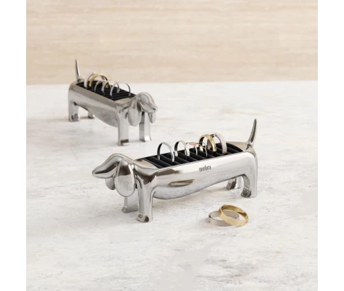 Μεταλλική βάση κοσμημάτων Umbra Dachsie σε σχήμα σκύλου λουκάνικο (dachshund), πλαγια και ευθεία λήψη.