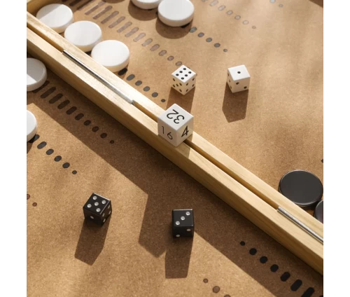 Ξύλινο επιτραπέζιο παιχνίδι 2 σε 1, τάβλι και ντάμα Umbra Blitz σε φυσικό χρώμα, λεπτομέρεια με ζάρια.