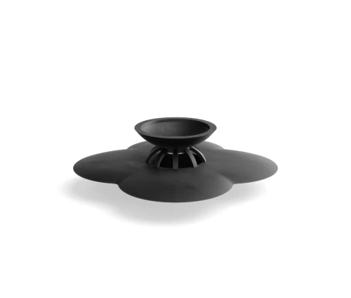 Μαύρη τάπα σιλικόνης Umbra Bloom σε σχήμα λουλουδιού, ανοιχτή.