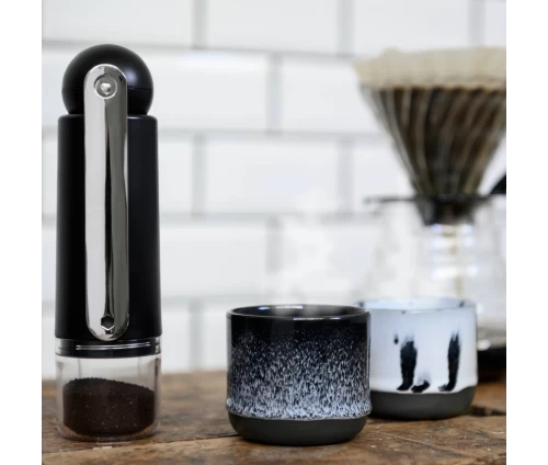 Χειροκίνητος μύλος άλεσης κόκκων καφέ Colombia της CrushGrind.