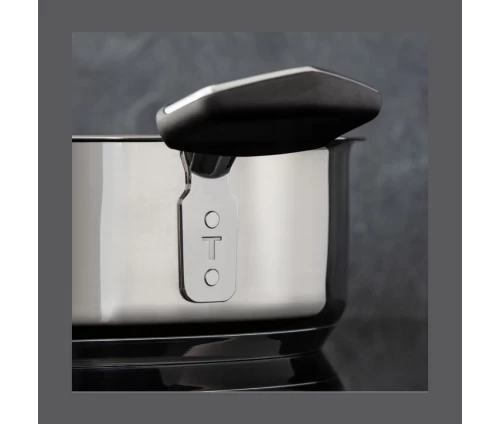 Ανοξείδωτη σωτέζα Tefal Emotion 26εκ με γυάλινο καπάκι, λεπτομέρεια λαβής.