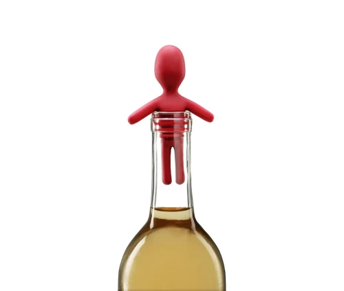 Innovine σετ δύο πωμάτων μπουκαλιού από σιλικόνη σε σχήμα ανθρωπάκια, κόκκινο πώμα, σε μποιυκάλι με λευκό κρασί.