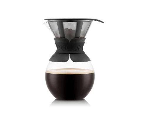 Η καφετιέρα εκχύλισης Bodum Pour Over 1L γεμάτη με φρέσκο καφέ φίλτρου.