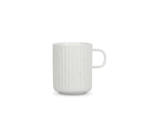 Λευκή κούπα πορσελάνης Salt&Pepper Ora Gloss με ανάγλυφες γραμμές και λεπτή λαβή.