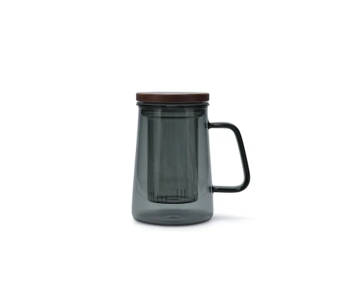 Μεγάλη γκρίζα ημιδιάφανη κούπα τσαγιού Salt&Pepper Luma 630ml με γυάλινο φίλτρο και ξύλινο καπάκι.