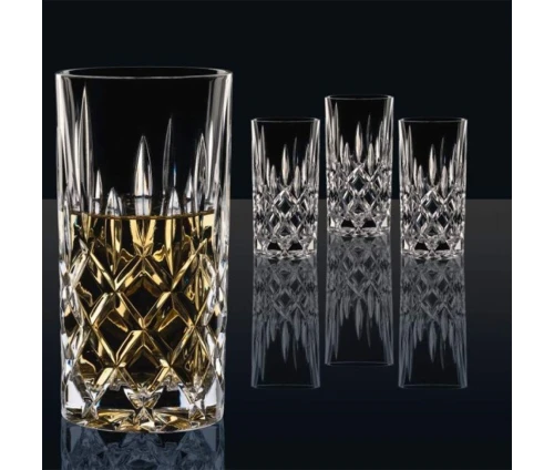 Ποτήρια σωλήνα Nachtmann Noblesse με cocktails, λεπτομέρεια ποτηριού.