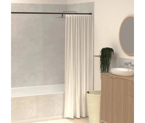 Μαύρη μπάρα κουρτίνας μπάνιου 5five τοποθετημένη σε μπανιέρα με λευκή κουρτίνα