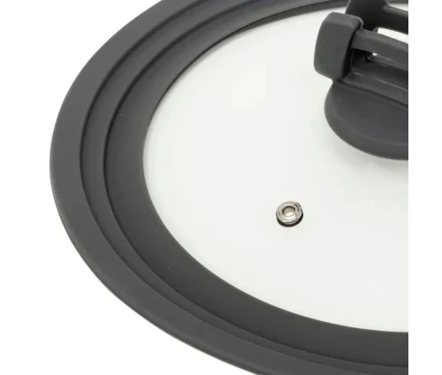 Λεπτομέρεια μαύρου χείλους σιλικόνης σε γυάλινο καπάκι 5five Silitop