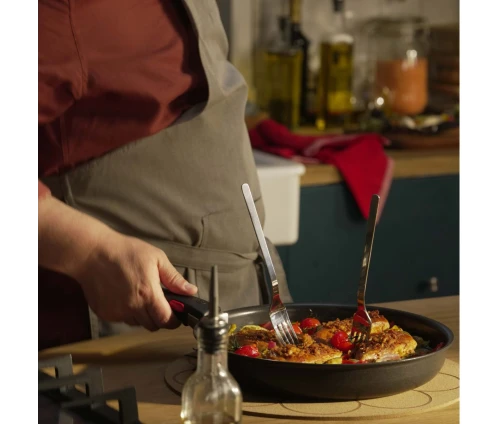 Μαγείρεμα φαγητού με το τηγάνι Tefal Ingenio Excellence P00590