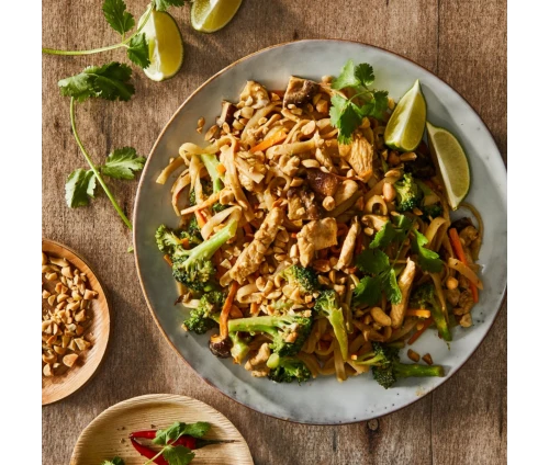 Πιάτο με noodles και λαχανικά για καθημερινό μαγείρεμα